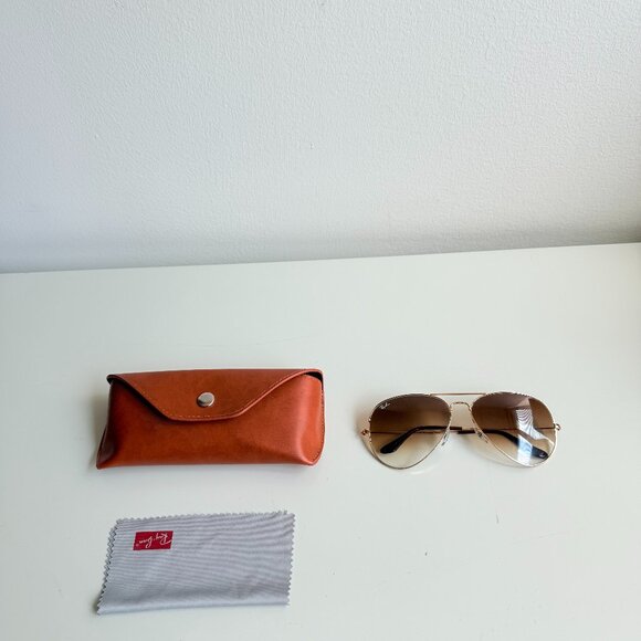 Ray-Ban Aviator Sunglasses - Picture 1 of 2
